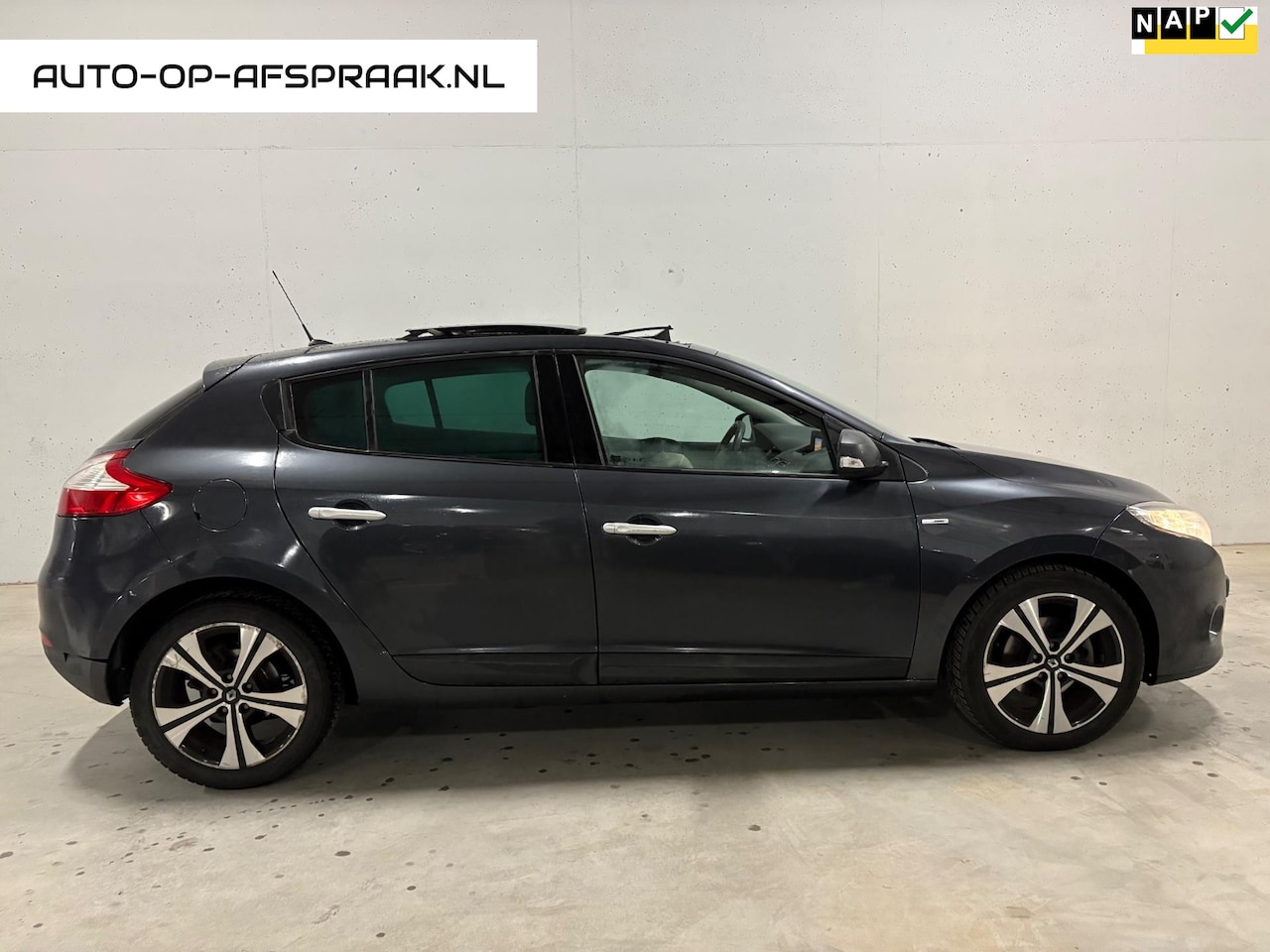 Renault Mégane - 1.4 TCe Bose 5drs. Pano Navi Clima - AutoWereld.nl