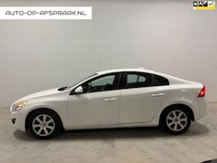 Volvo S60 - 2.0 D3 Momentum Automaat Navi Stoelverw. Cruise