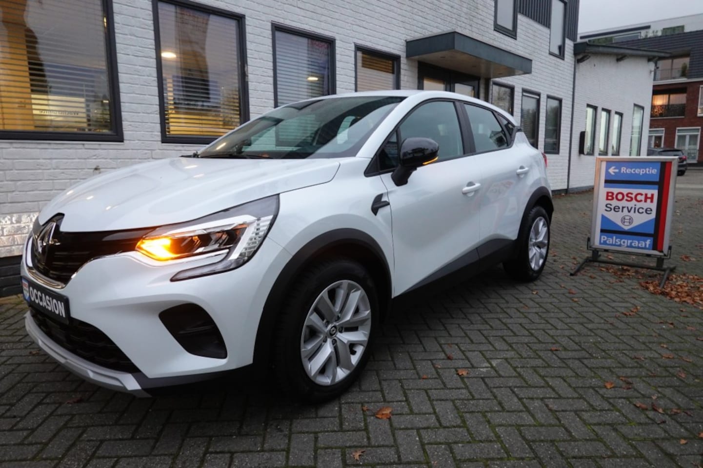 Renault Captur - 1.0 TCE 90 EQUILIBRE +Clima  14.000 km !! - AutoWereld.nl