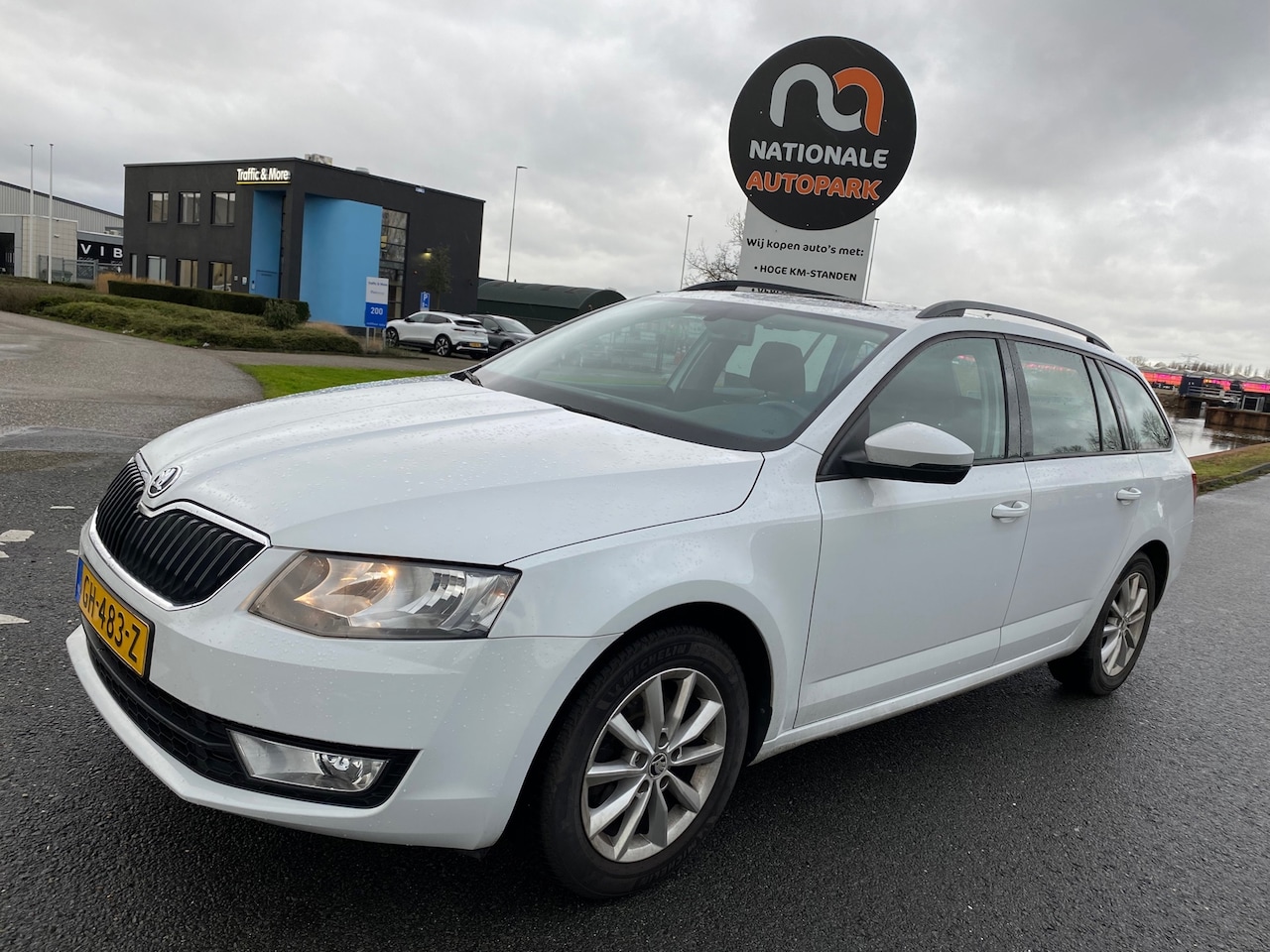 Skoda Octavia Combi - 2015 * 1.6 TDI Greentech *NAVI * APK * TOP CAR !! - AutoWereld.nl