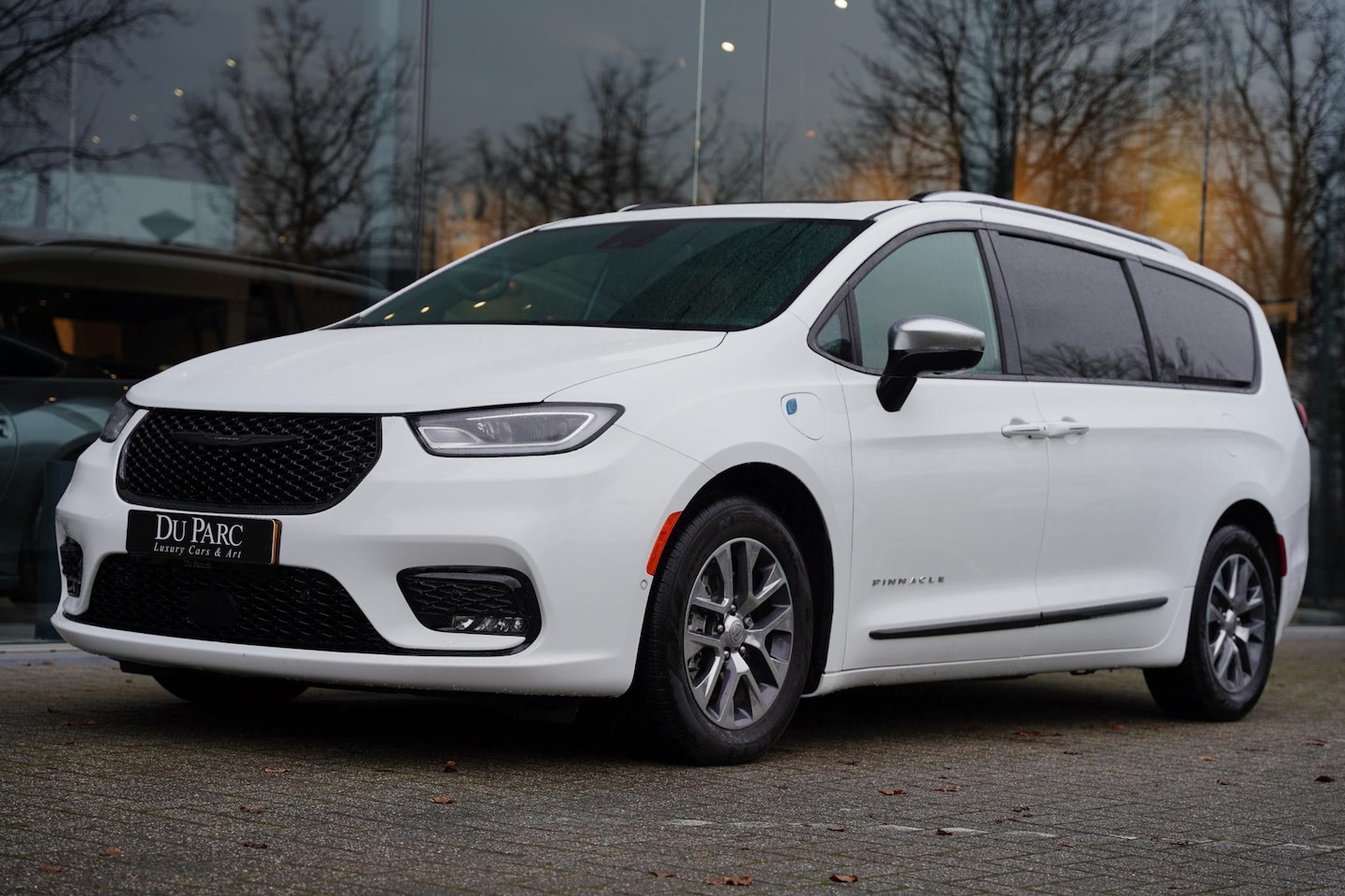 Chrysler Pacifica - 3.6 V6 Hybrid 7 Persoons Multimedia - AutoWereld.nl