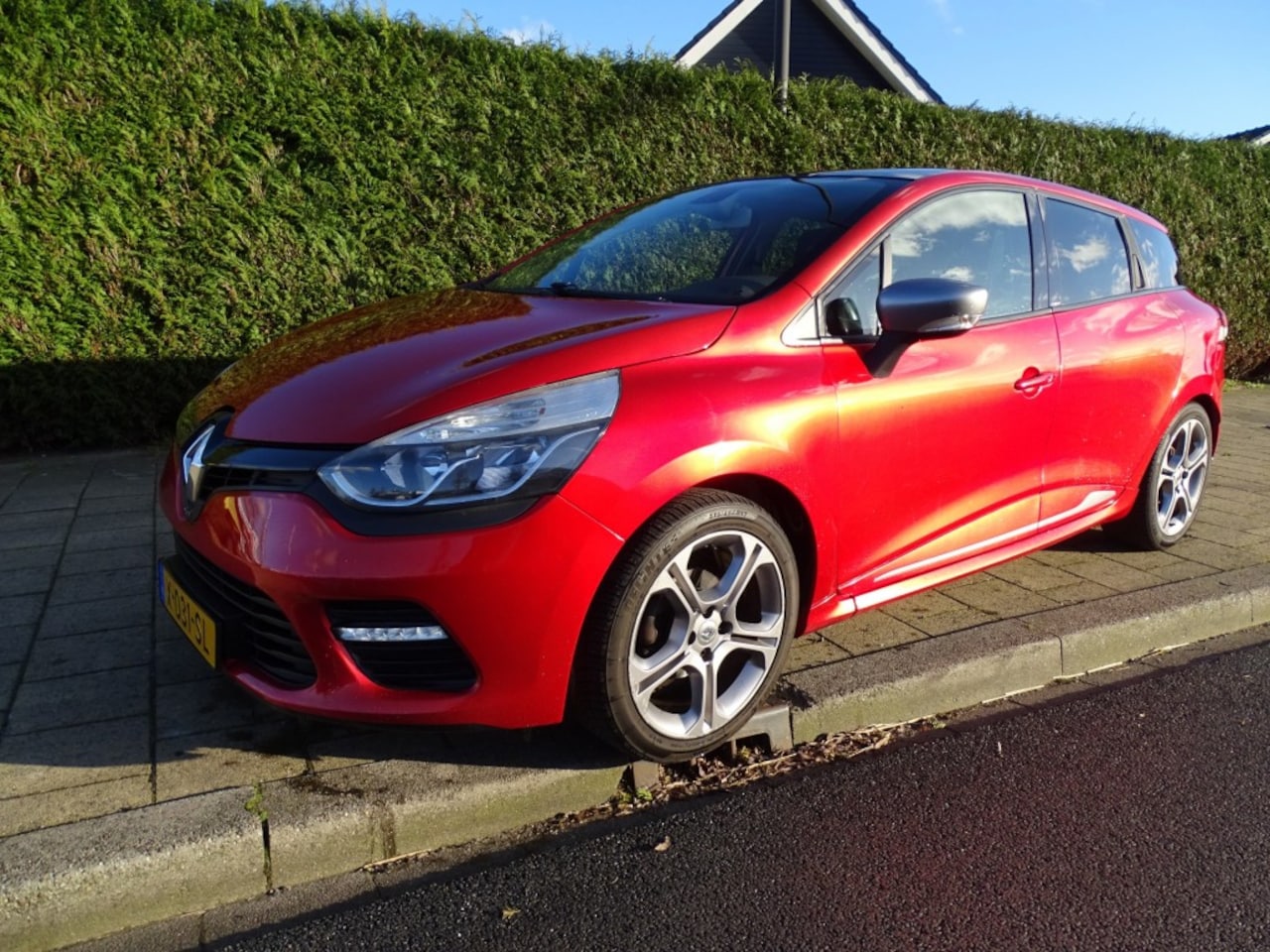 Renault Clio - 1.2 GT 120Pk-Automaat-Navi-Blth-Pano-Cruise-Clima-Pdc-usb - AutoWereld.nl