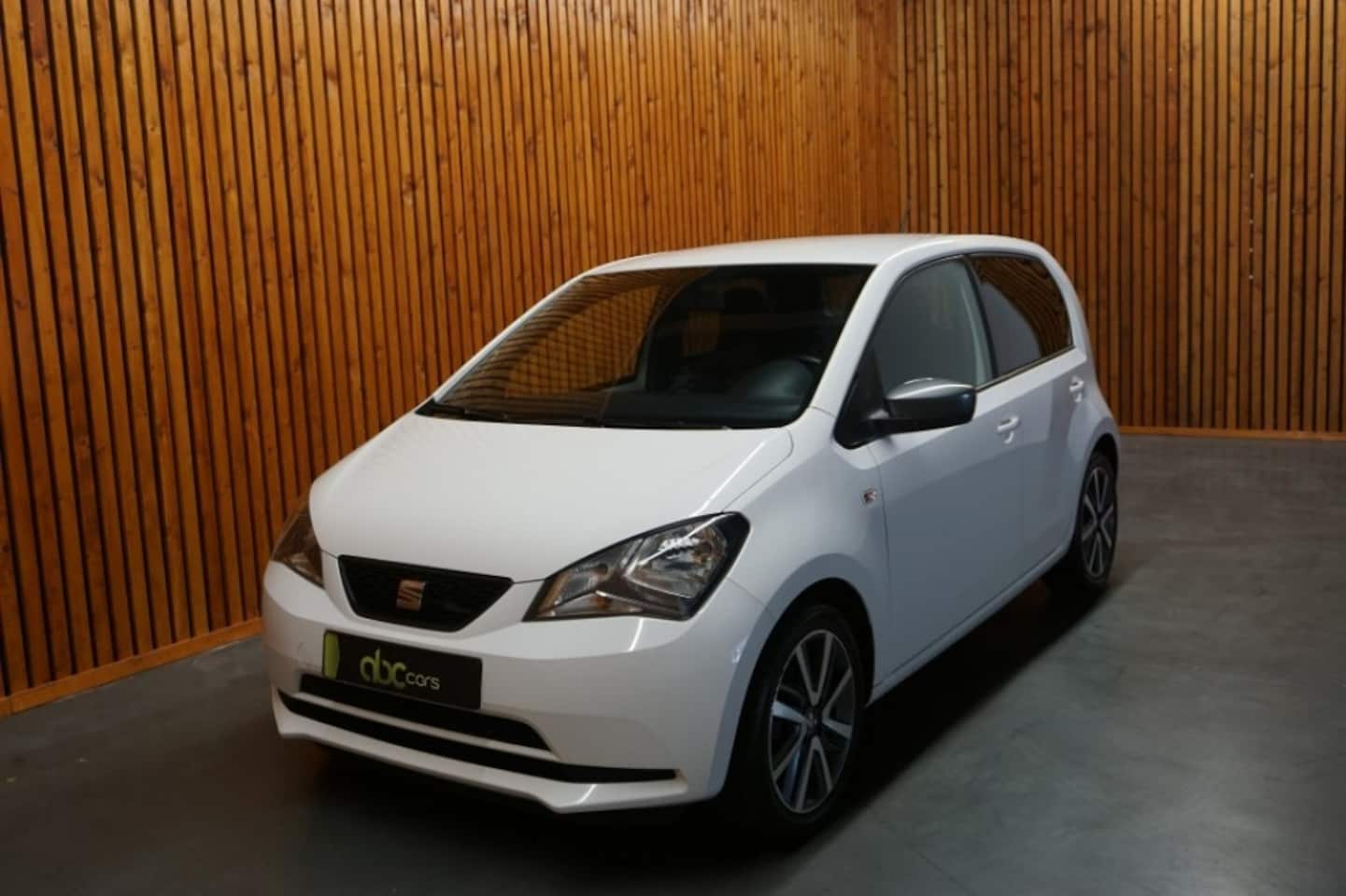 Seat Mii - 1.0 FR/ 5 DRS/ AIRCO/ LMV - AutoWereld.nl