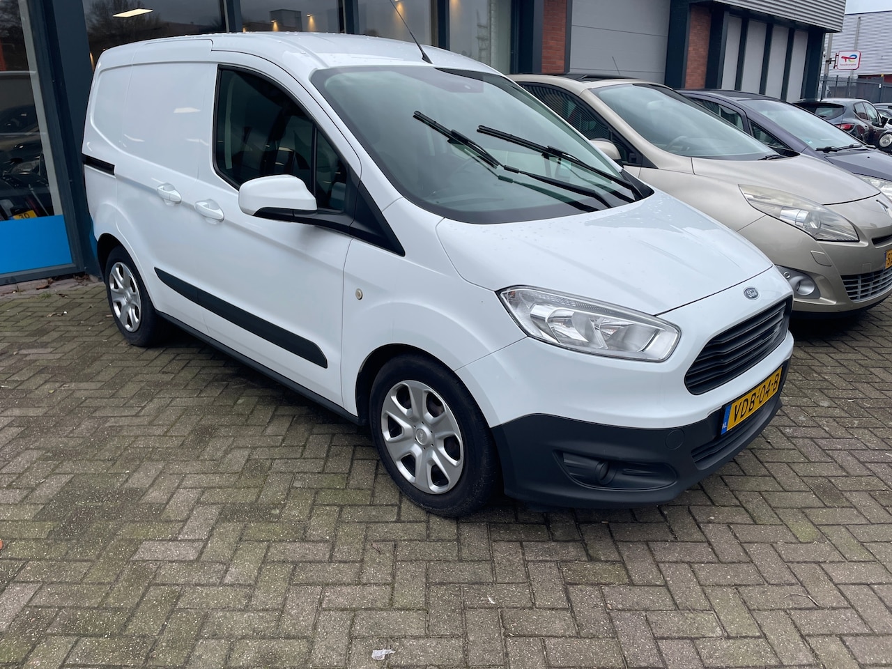 Ford Transit Courier - 1.5 TDCI Trend 1.5 TDCI Trend - AutoWereld.nl