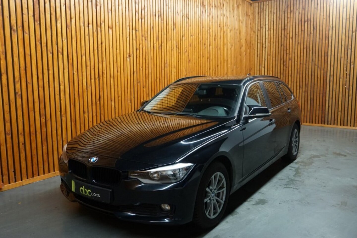 BMW 3-serie Touring - 316i TOURING BUSINESS AUTOMAAT/ CLIMA/ NAVI - AutoWereld.nl