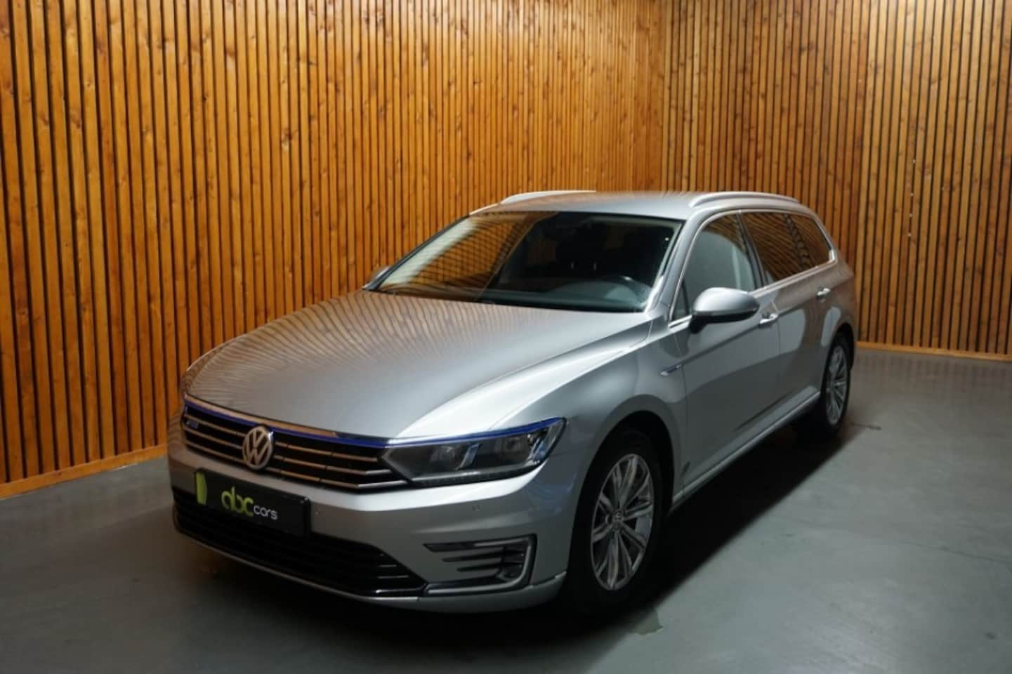 Volkswagen Passat Variant - VARIANT 1.4 TSI GTE HIGHLINE DSG-AUTOMAAT - AutoWereld.nl