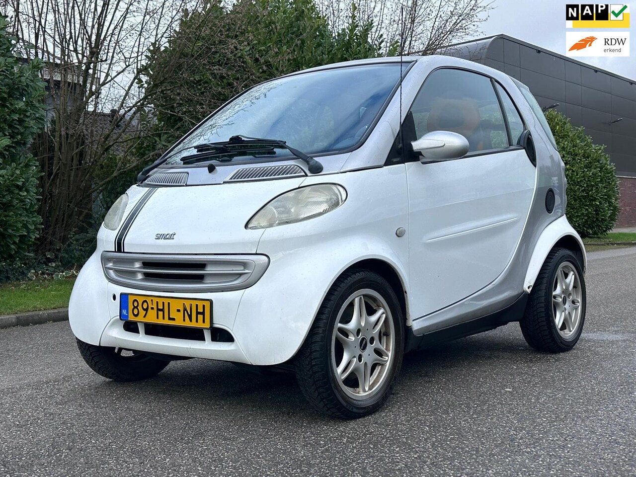 Smart City-coupé - Smart & pure Automaat*Leder*LM velgen*Stuurbekrachtiging* - AutoWereld.nl