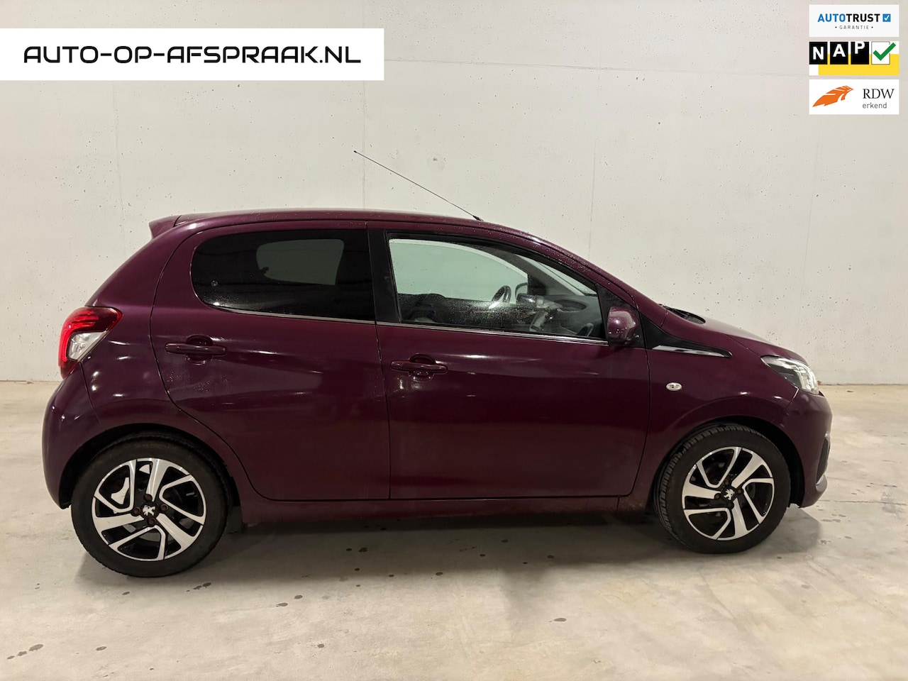 Peugeot 108 - 1.2 VTi Allure 5drs Navi Airco USB NAP APK - AutoWereld.nl