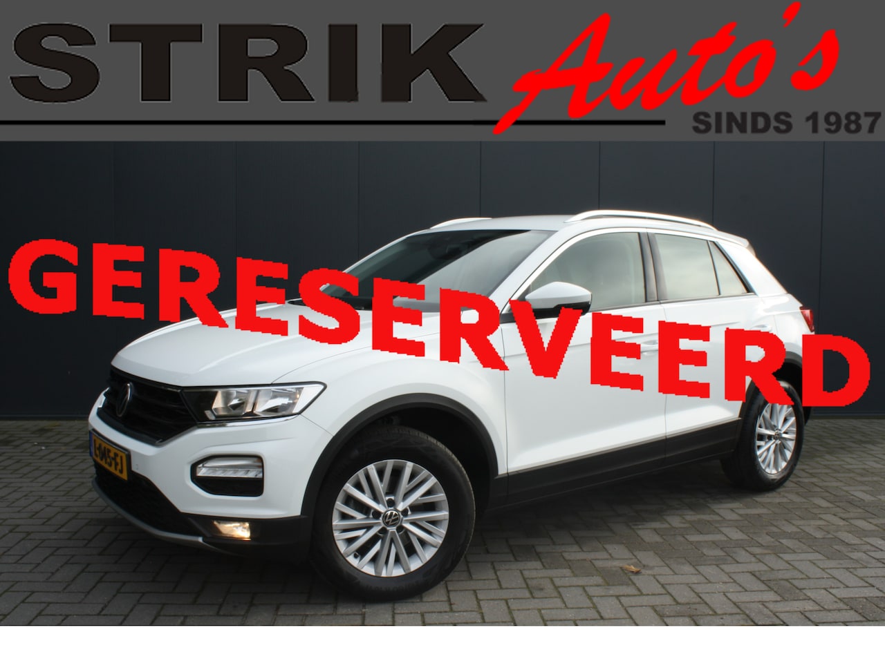 Volkswagen T-Roc - 1.5 TSI Style Business - NAVIGATIE - CARPLAY - TREKHAAK - PDC - AutoWereld.nl