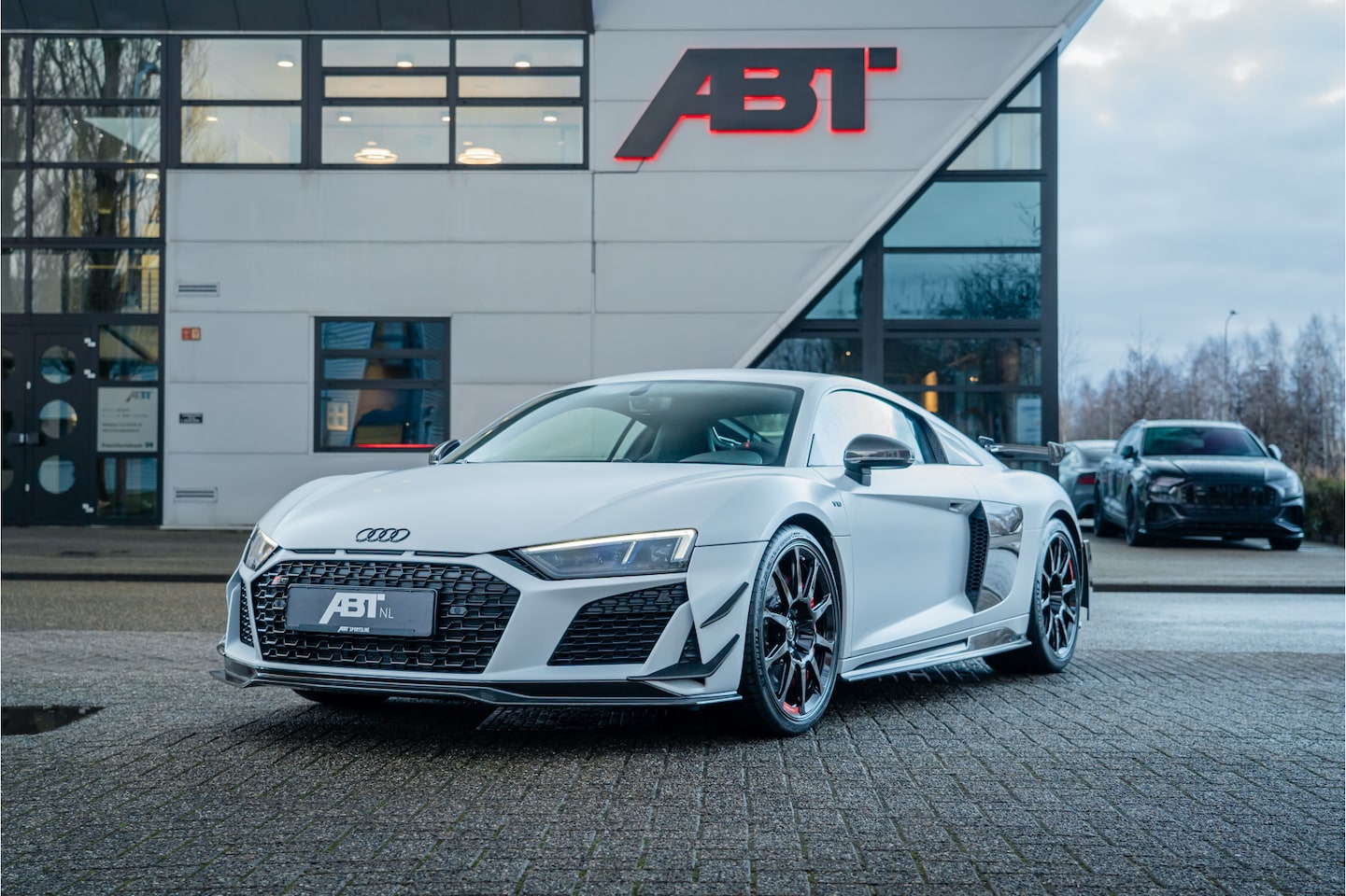 Audi R8 - GT V10 139/333 Suzuka Matt | Schaalstoelen | Keramisch | Laser LED | B&O | Xpel - AutoWereld.nl