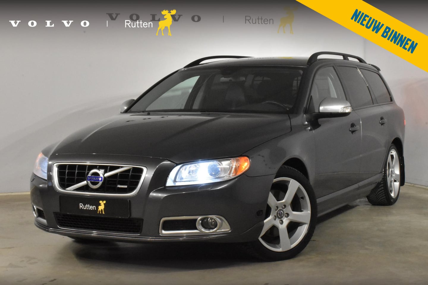 Volvo V70 - 2.5FT 230PK Automaat R-Design / Winter line / Bi Xenon / Stoel verwarming / Donker getint - AutoWereld.nl