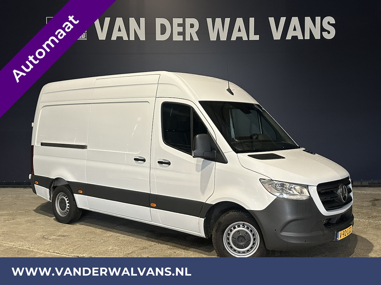 Mercedes-Benz Sprinter - 317 CDI 170pk 9G-Tronic Automaat L2H2 Fabrieksgarantie Euro6 Airco | Camera | Navigatie Ap - AutoWereld.nl