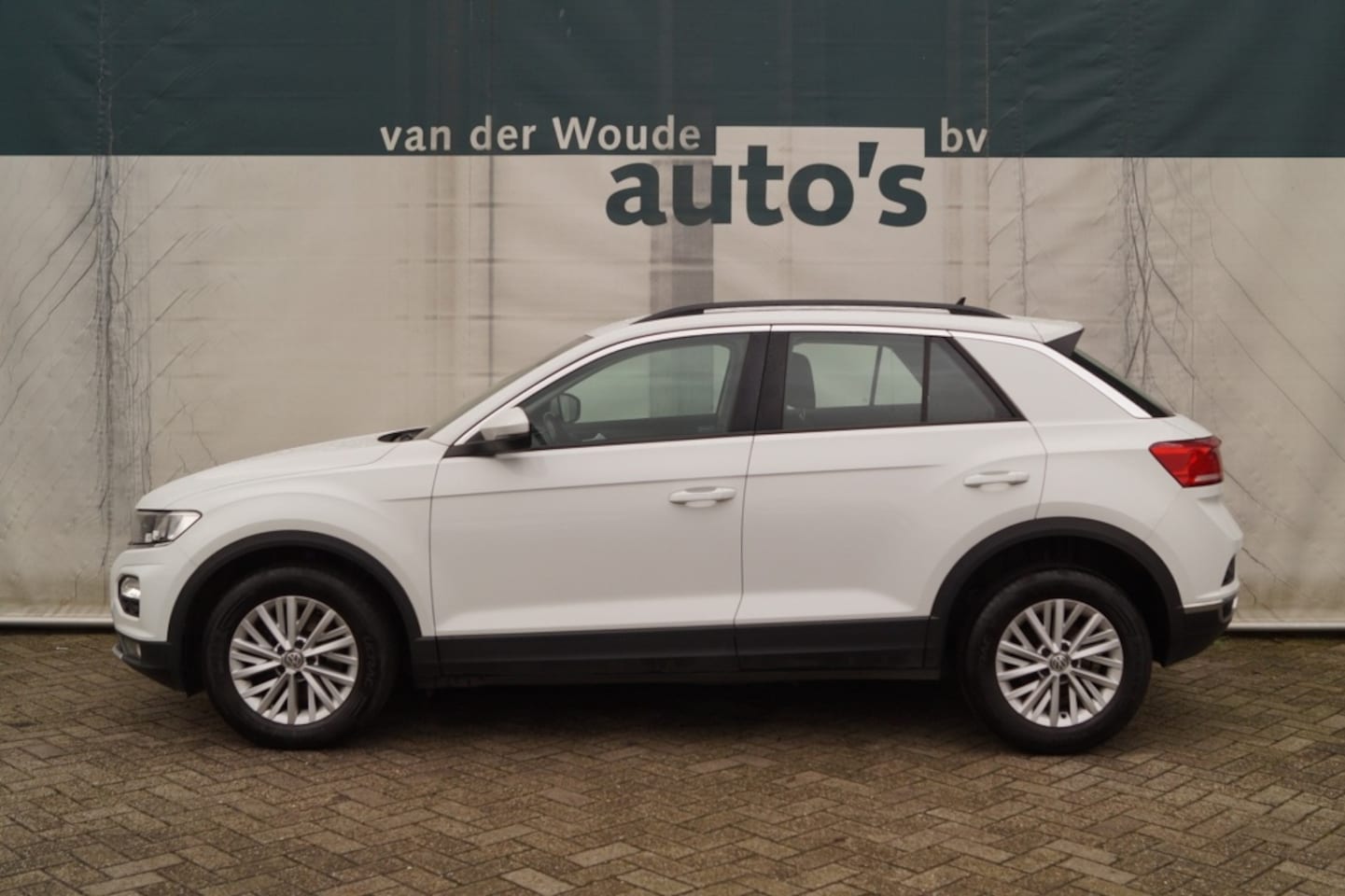 Volkswagen T-Roc - 1.0 TSI 115pk Style Executive -NAVI-AIRCO-PDC-ACC- - AutoWereld.nl