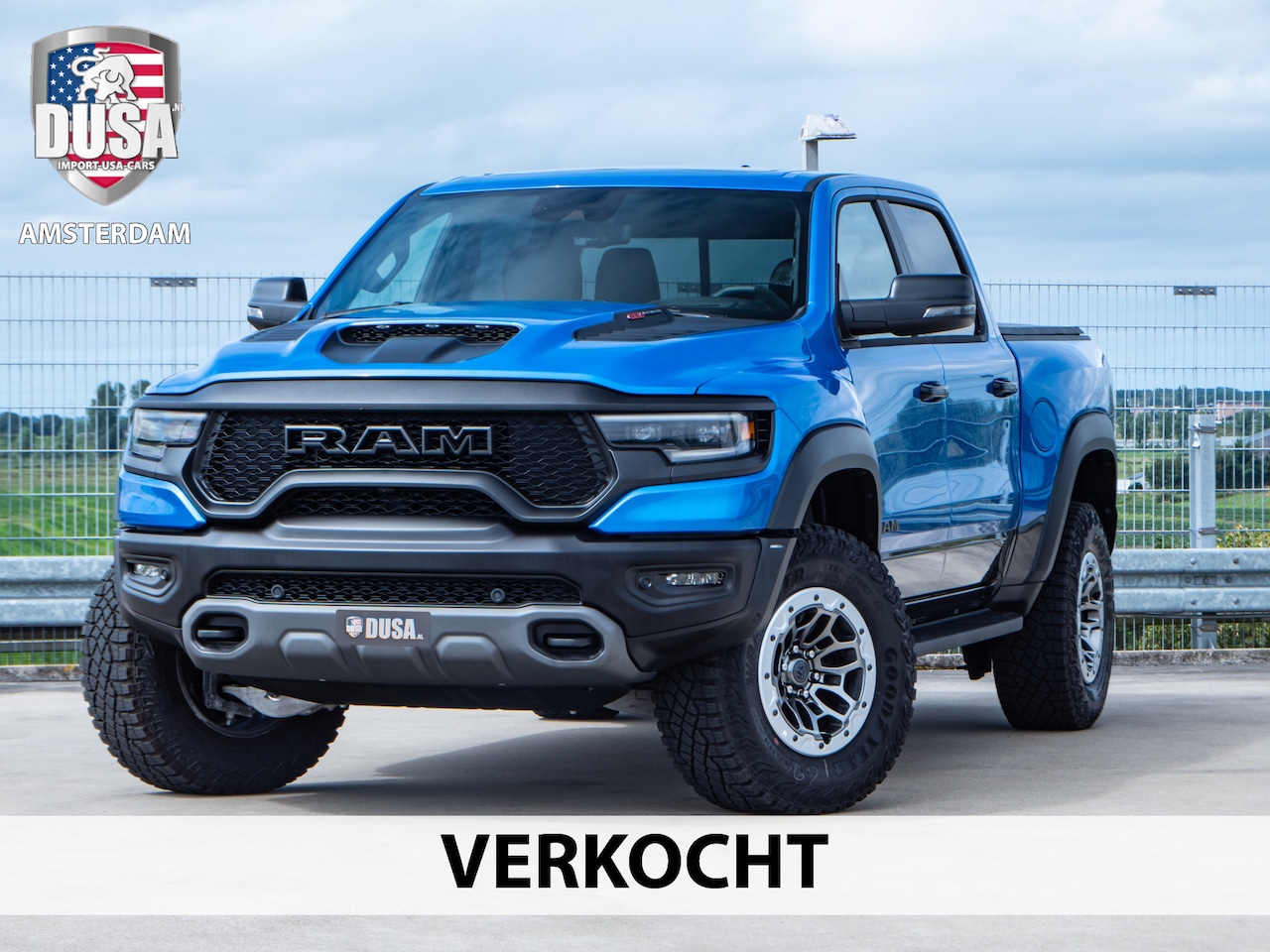 Dodge Ram 1500 - 6.2 V8 4x4 Crew Cab TRX Hydro Blue RED ACCENT INTERIOR / 702pk / Optioneel LPG | INCL BPM- - AutoWereld.nl