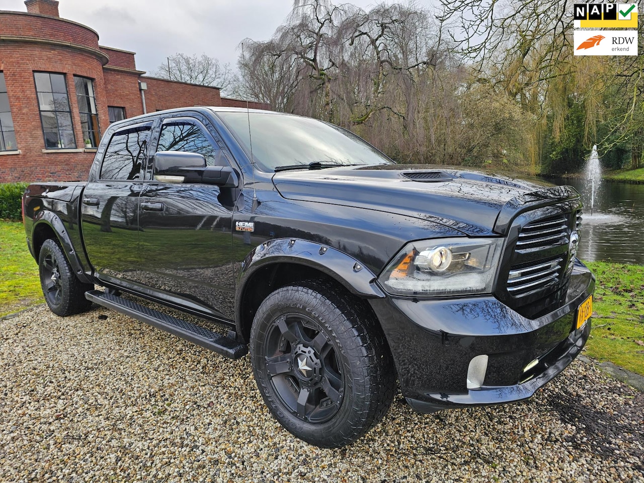 Dodge Ram 1500 - 5.7 V8 4x4 Quad Cab 6'4 LPG/leer/DAK - AutoWereld.nl