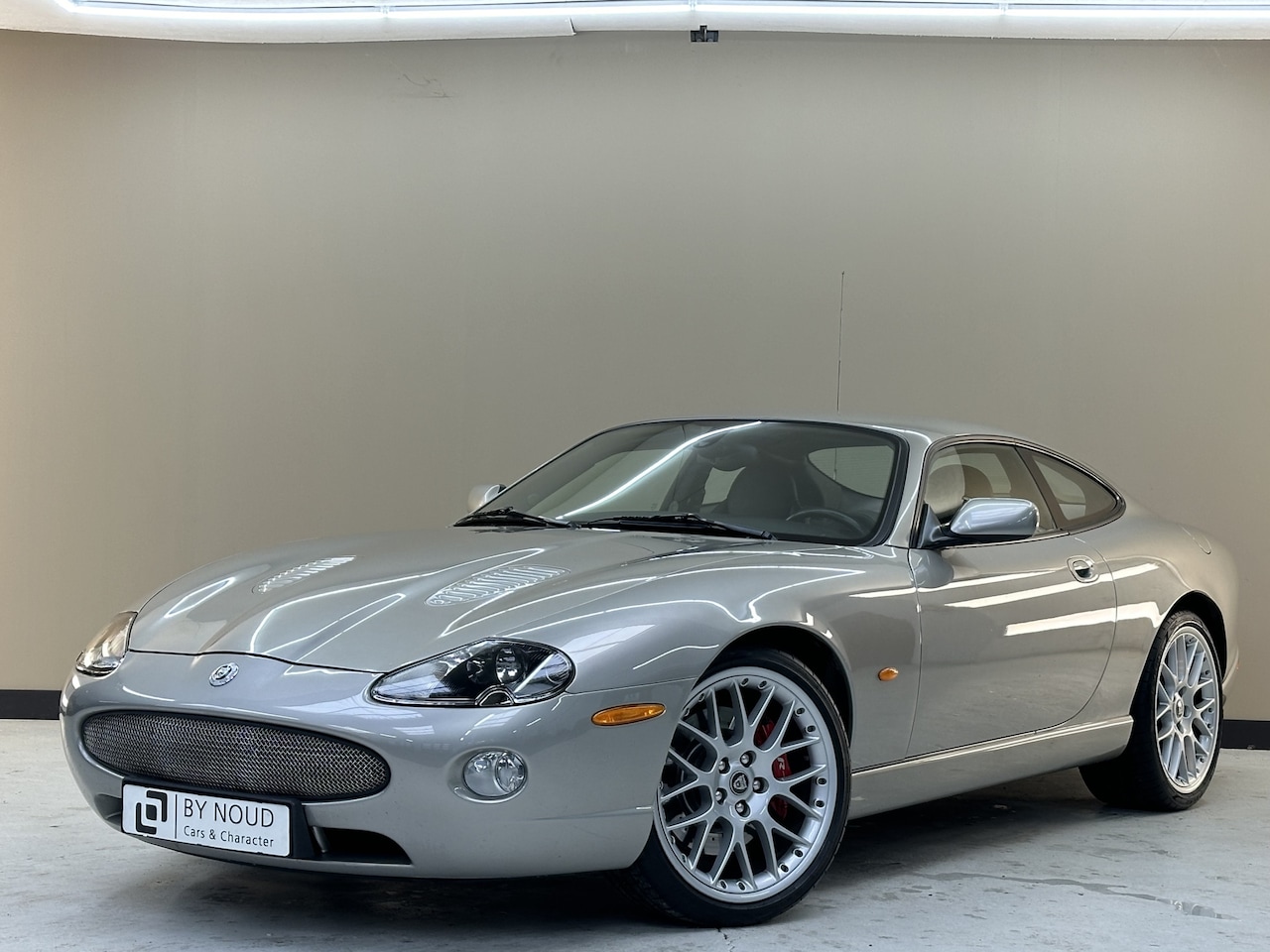 Jaguar XKR - 4.2 V8 XKRS Coupé, 396Pk, 2005, Volledig leder, Stoelverwarming, Adaptieve cruise control, - AutoWereld.nl