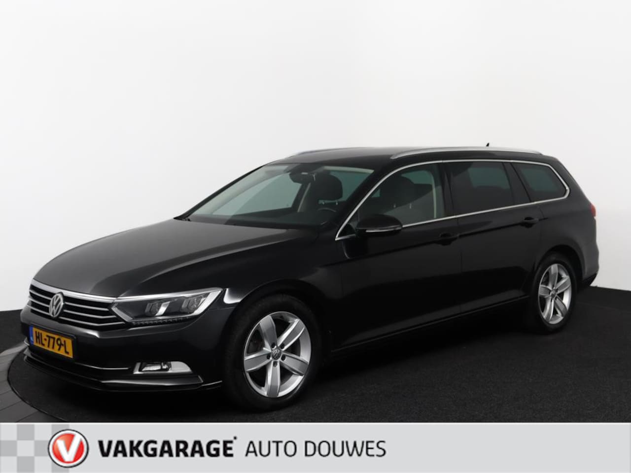 Volkswagen Passat - 2.0 TDI Business Edition R | ACC | Trekhaak - AutoWereld.nl