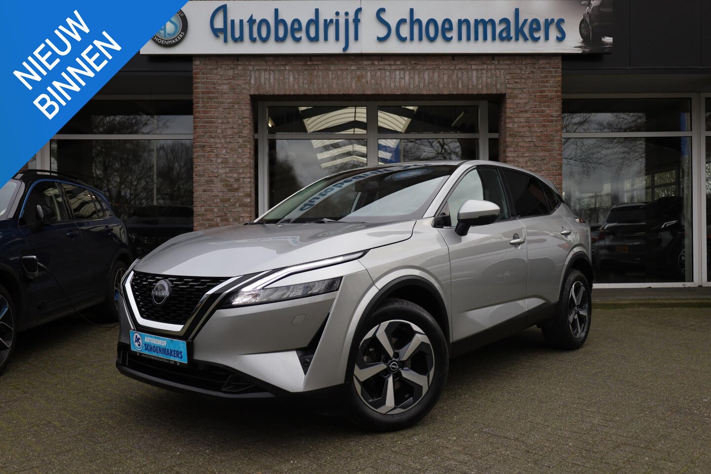 Nissan Qashqai - 1.3 MHEV Xtronic N-Connecta CARPLAY 360-CAMERA RUIT/STUUR/STOELVERWARMING DAB 18"LMV 2xKEY - AutoWereld.nl