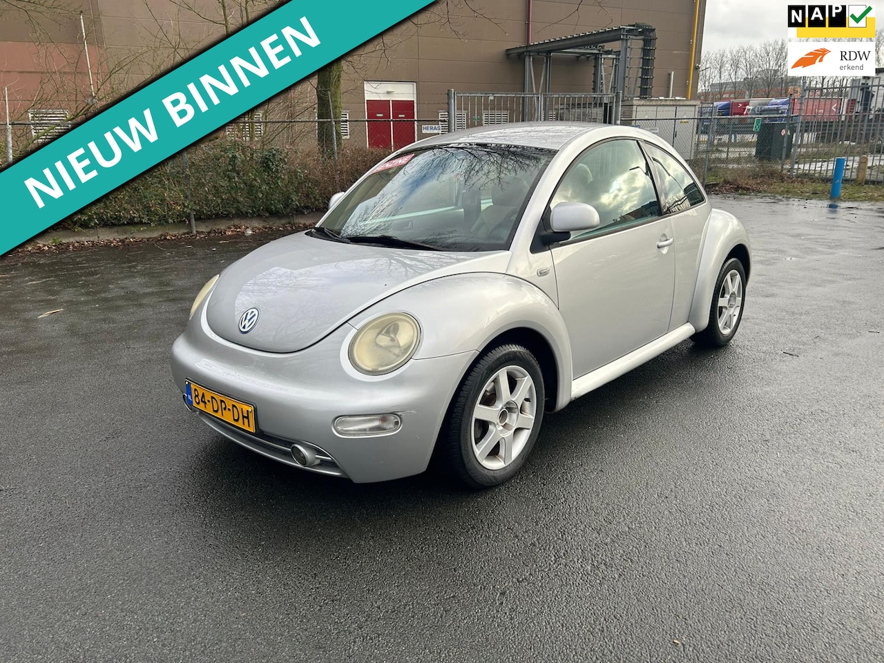 Volkswagen New Beetle - 2.0 Highline ZO INGERUILD DUS ZO WEG PRIJSJE - AutoWereld.nl