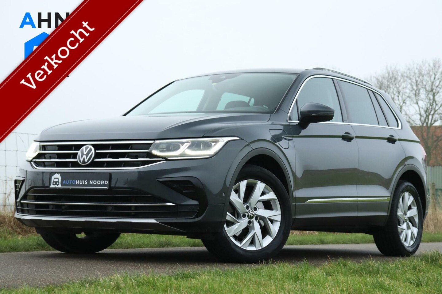 Volkswagen Tiguan - 1.4 TSI eHybrid Highline / 245PK / Virtual Cockpit / Camera / Matrix LED / 18"! - AutoWereld.nl