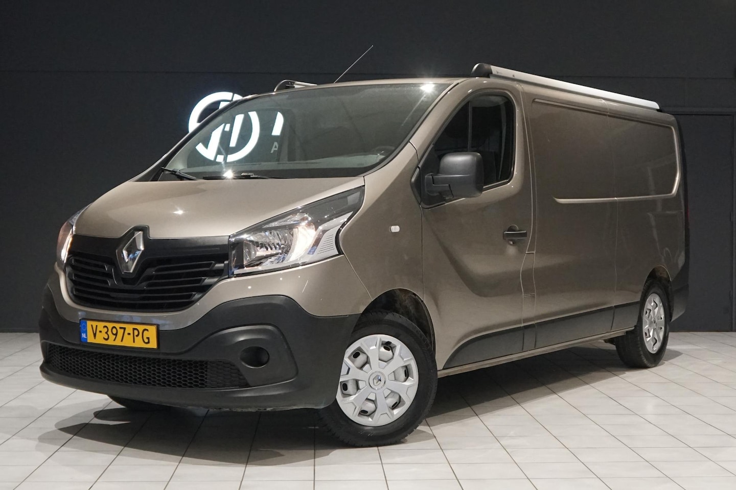 Renault Trafic - 1.6 dCi T29 L2H1 Comfort + TREKHAAK - AutoWereld.nl