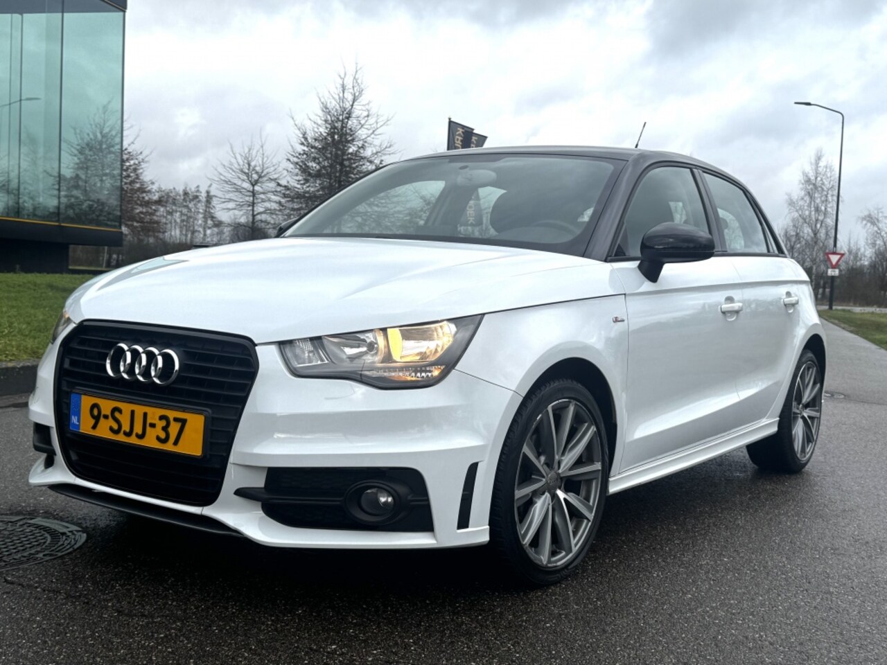 Audi A1 Sportback - 1.2 TFSI Admired S-Line NL Auto Navi - AutoWereld.nl