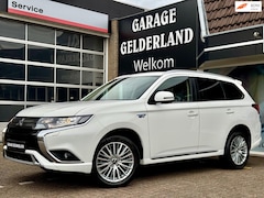 Mitsubishi Outlander - 2.4 PHEV Pure+ | Leder/Alcantara | Apple/Android | Bi-Xenon | Full-Led | Cruise | Climate