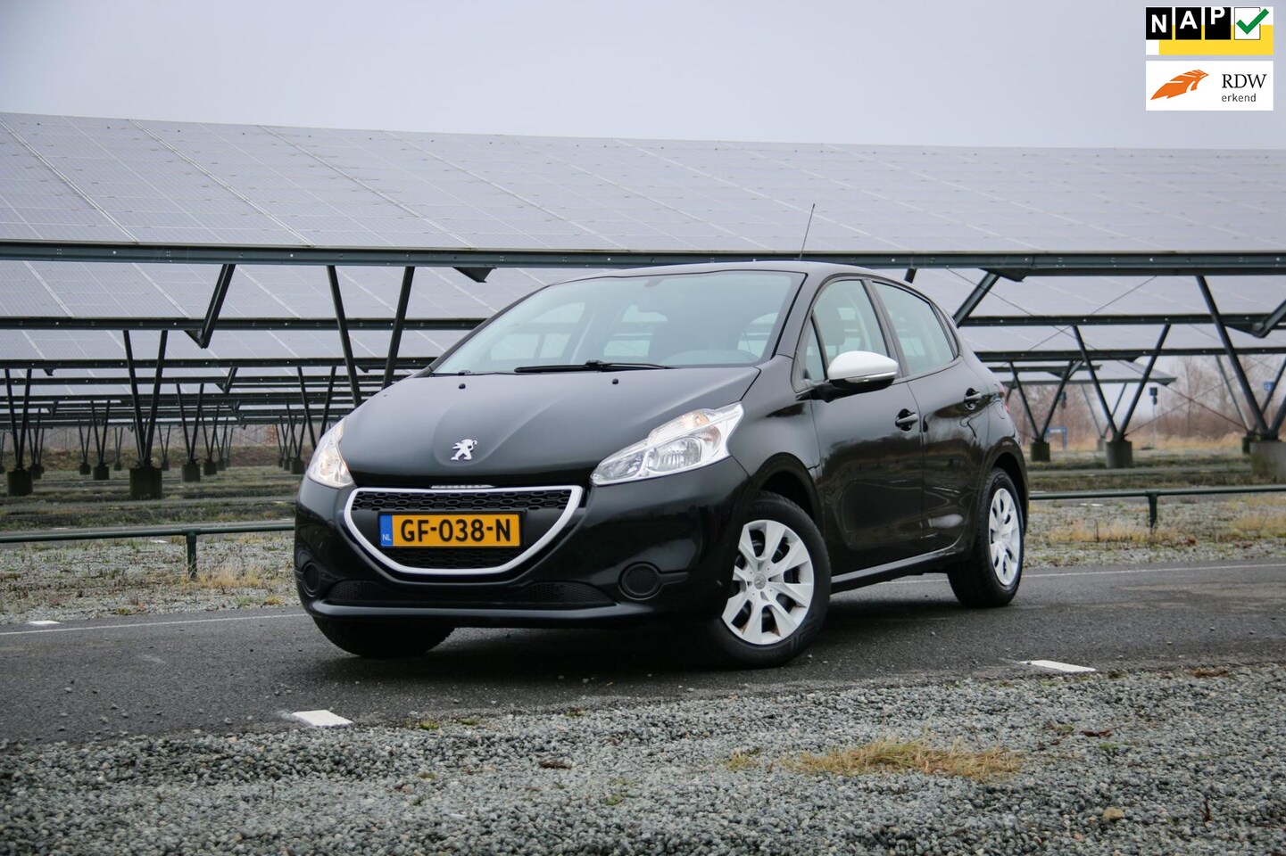 Peugeot 208 - 1.0 PureTech LIKE 2015 / Weinig km / 1 Jaar garantie - AutoWereld.nl