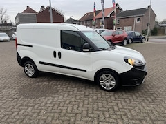 Fiat Doblò Cargo - 1.6 MJ L1H1 ECO JET Zeer nette auto, 3 zitplaatsen, trekhaak, btw, laadruimte betimmerd, n