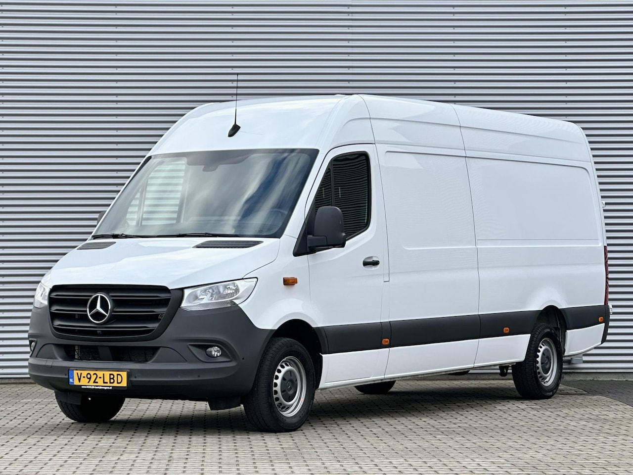 Mercedes-Benz Sprinter - 317 CDI L3H2 RWD Mercedes-Benz Sprinter 317 1.9 CDI L4H2 RWD - AutoWereld.nl