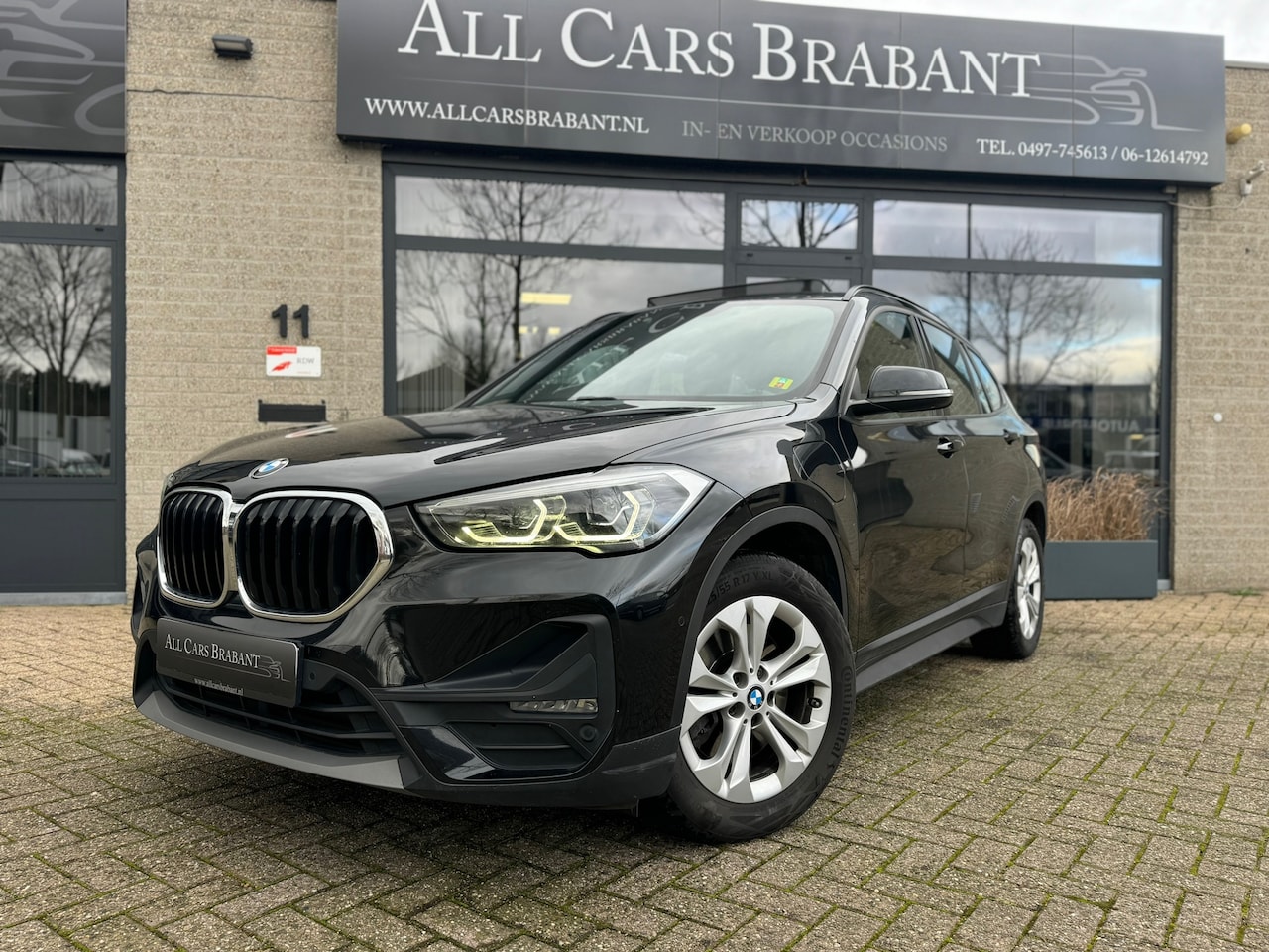 BMW X1 - XDrive25e High Executive / panoramadak / leder/ led / 1e eigenaar - AutoWereld.nl