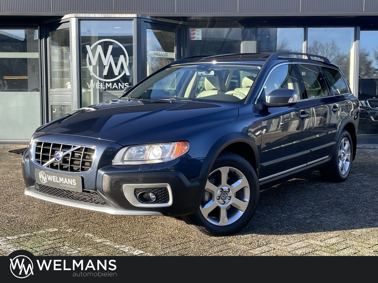 Volvo XC70 - 3.2 Summum Youngtimer | Schuifdak | Navi | Xenon - AutoWereld.nl