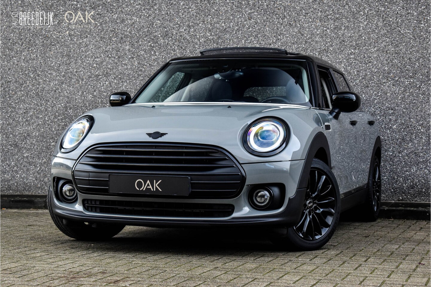 MINI Clubman - 1.5 Chili Aut. | Navigatie | Panorama | Half Leder | LED | 17"LM | Black Pack | Moonwalk G - AutoWereld.nl