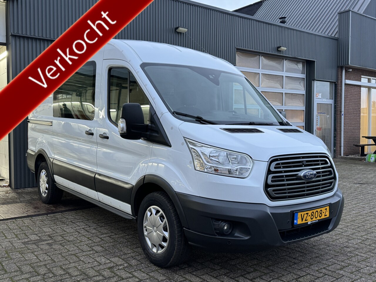 Ford Transit - 350 2.2 TDCI L2H2 Euro 6 Inrichting Omvormer Standkachel Trekhaak 2800 kg Kastinrichting S - AutoWereld.nl