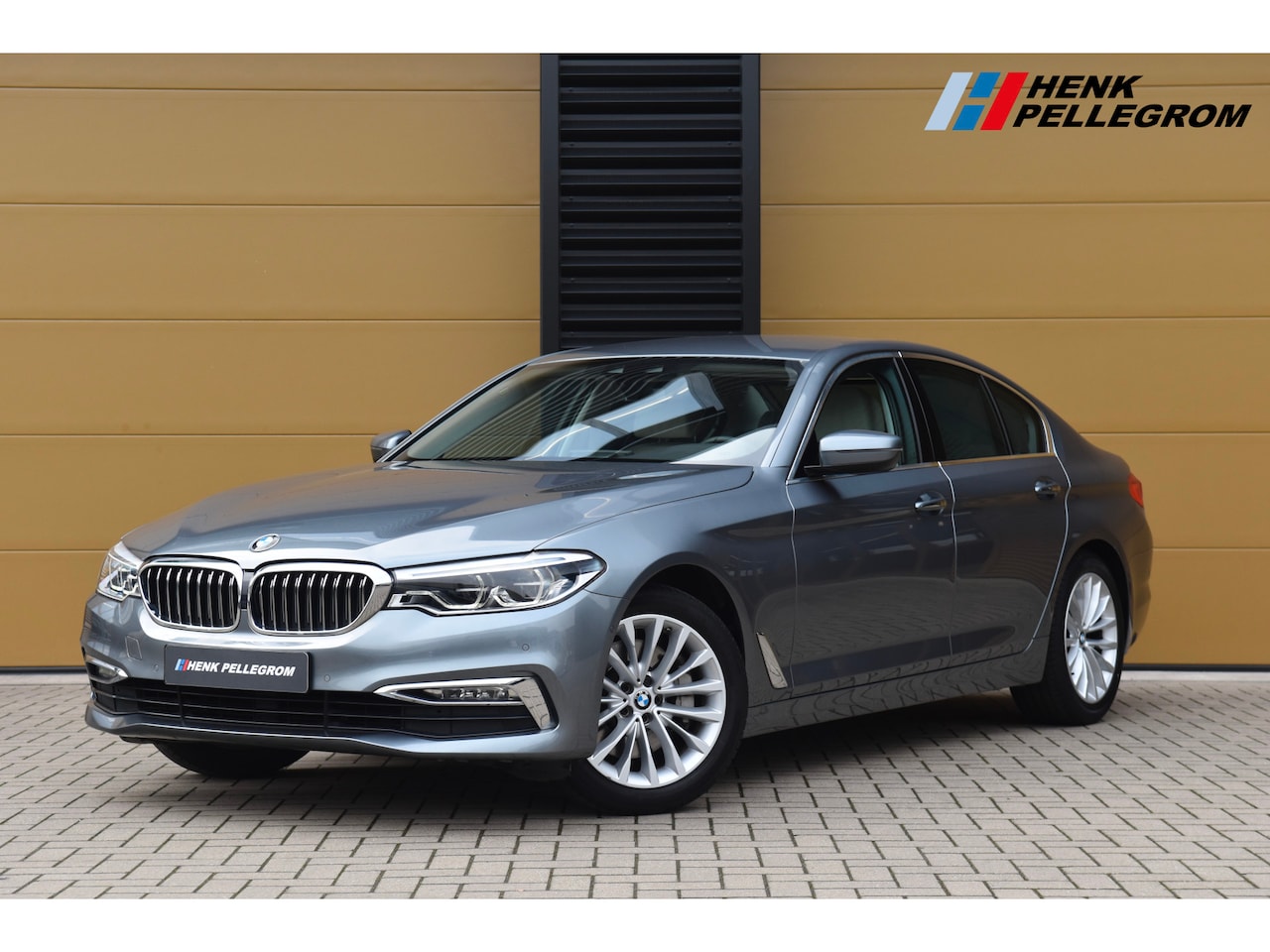 BMW 5-serie - 530i High Executive * Luxury line * Comfort stoelen * Navigatie Professional * 18 inch * L - AutoWereld.nl