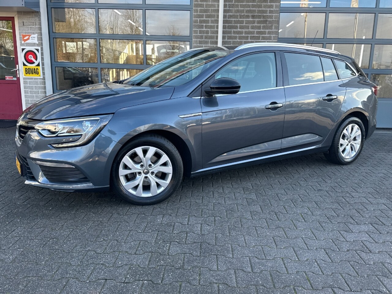 Renault Mégane Estate - 1.5 Blue dCi Limited | TREKHAAK | DEALER ONDERHOUDEN | - AutoWereld.nl