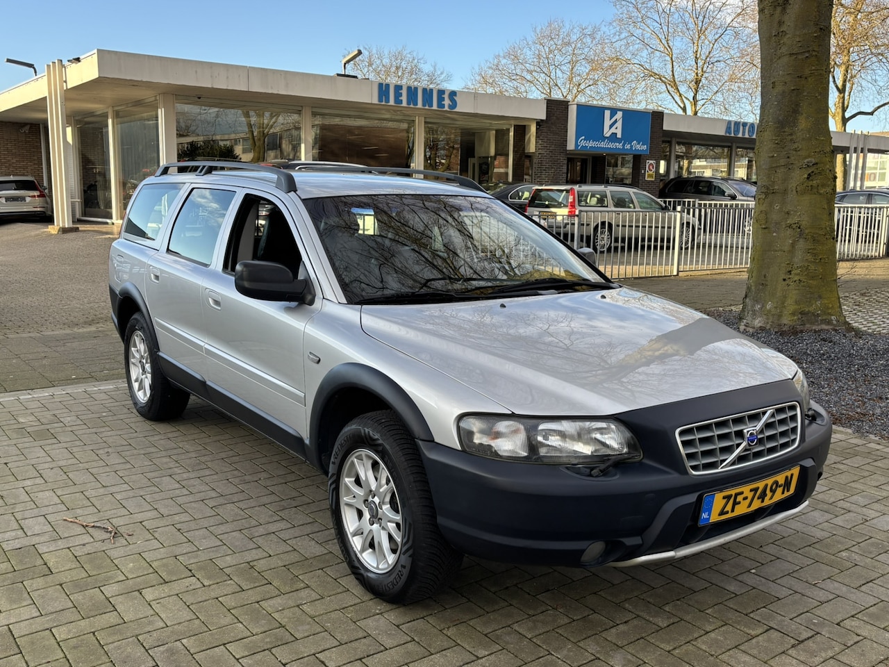 Volvo XC70 - 2.4T AWD Geartr. Comf.Leder Incl. €3000,- reparaties - AutoWereld.nl