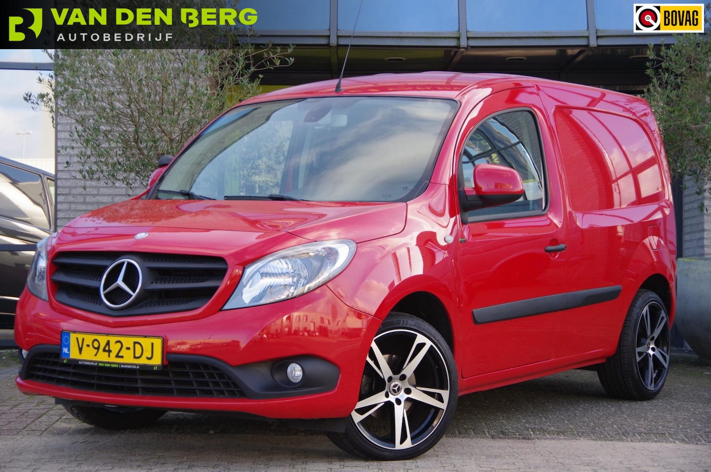 Mercedes-Benz Citan - 112 AUT. BENZINE, AIRCO, CRUISE, PARKEERSENSOREN, NL AUTO, NAP - AutoWereld.nl