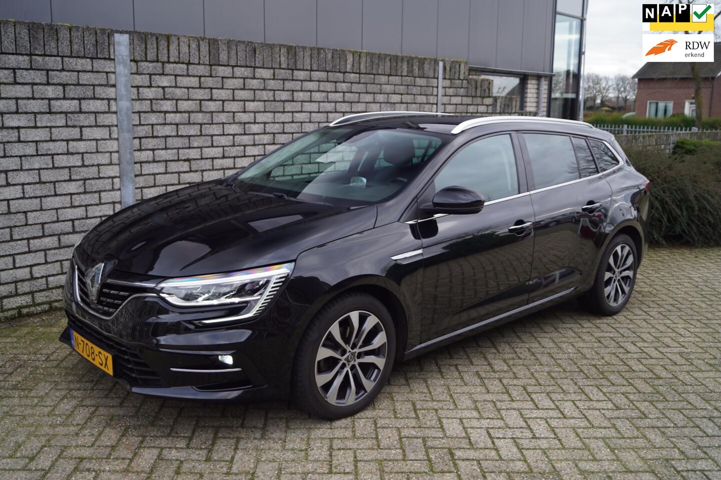 Renault Mégane Estate - 1.3 TCe Luxe Autom Leder Sportst Stoel/Stuurverw Navi Camera Head-Up Clima 2x PDC LMV Trek - AutoWereld.nl