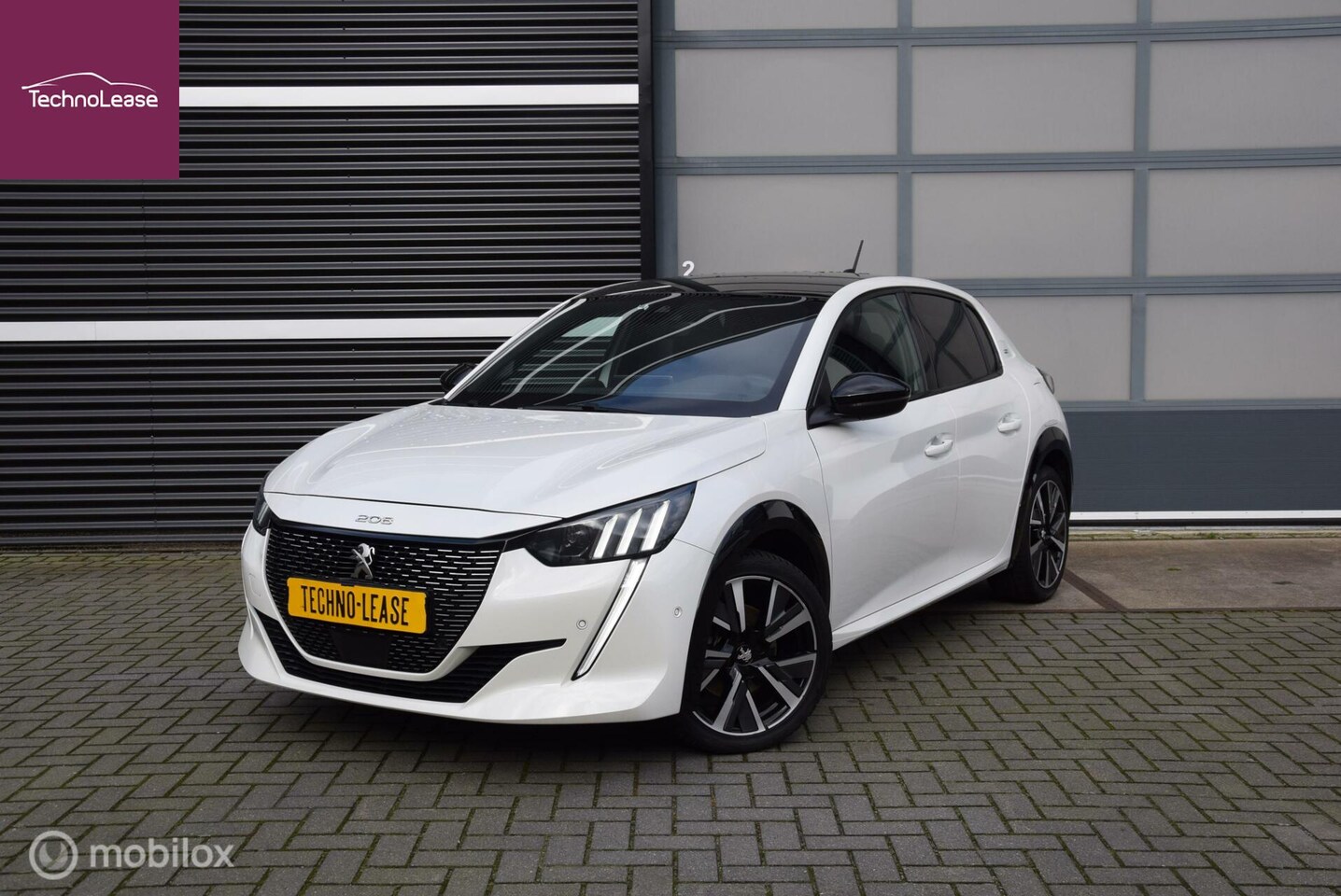 Peugeot 208 - 1.2 PureTech GT Metallic 360 graden Camera & Apple Carplay! - AutoWereld.nl