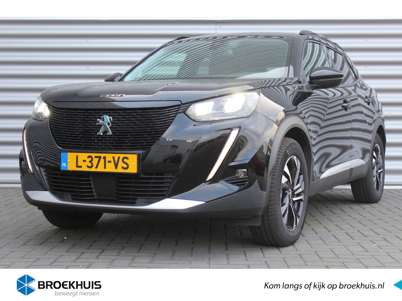 Peugeot e-2008 - EV 136PK ALLURE PACK AUTOMAAT / NAVI / LEDER / CLIMA / LED / PDC / 17" LMV / CAMERA / KEYL - AutoWereld.nl