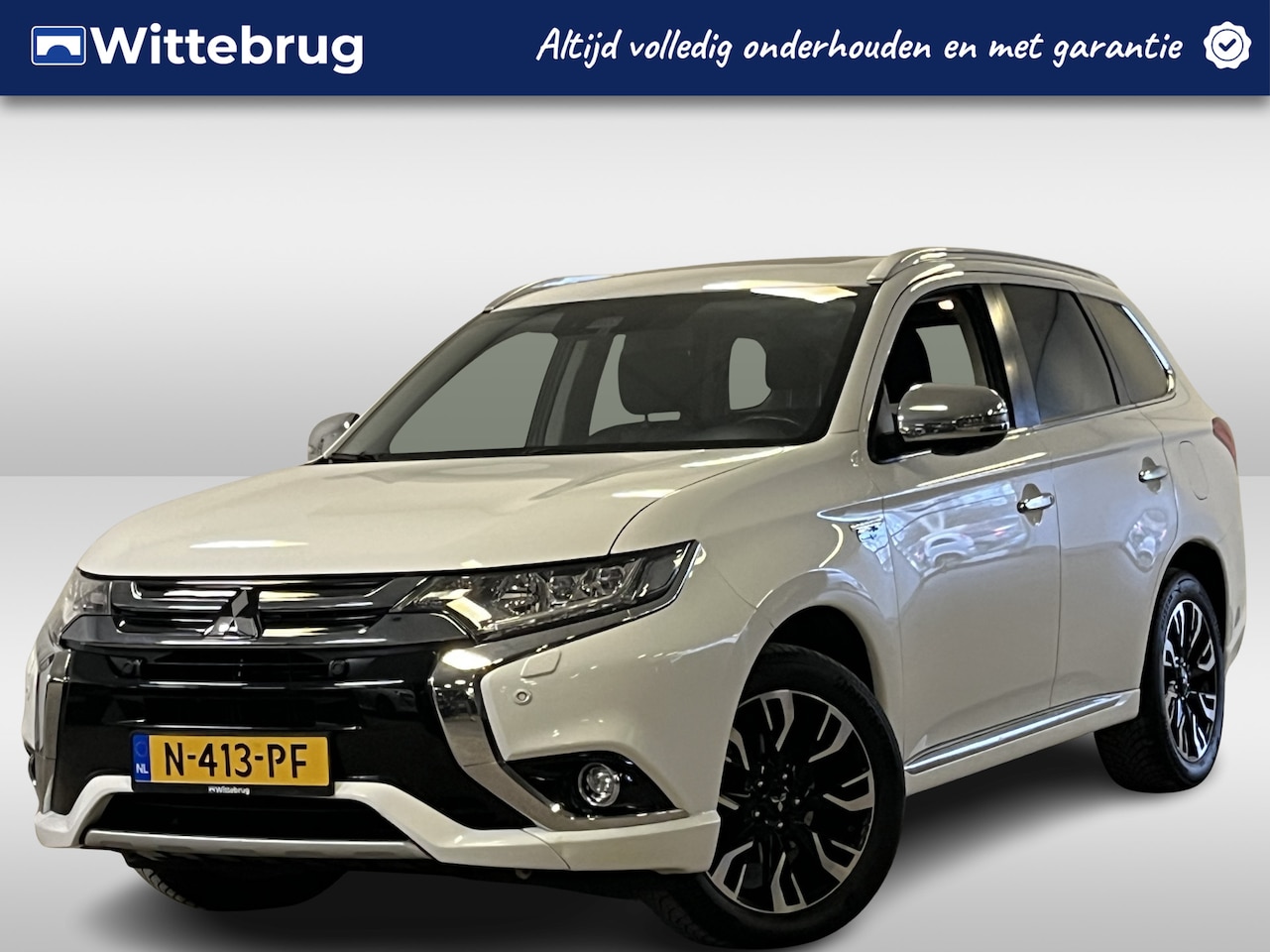 Mitsubishi Outlander - 2.0 PHEV Premium Luxe uitvoering met trekhaak!! - AutoWereld.nl