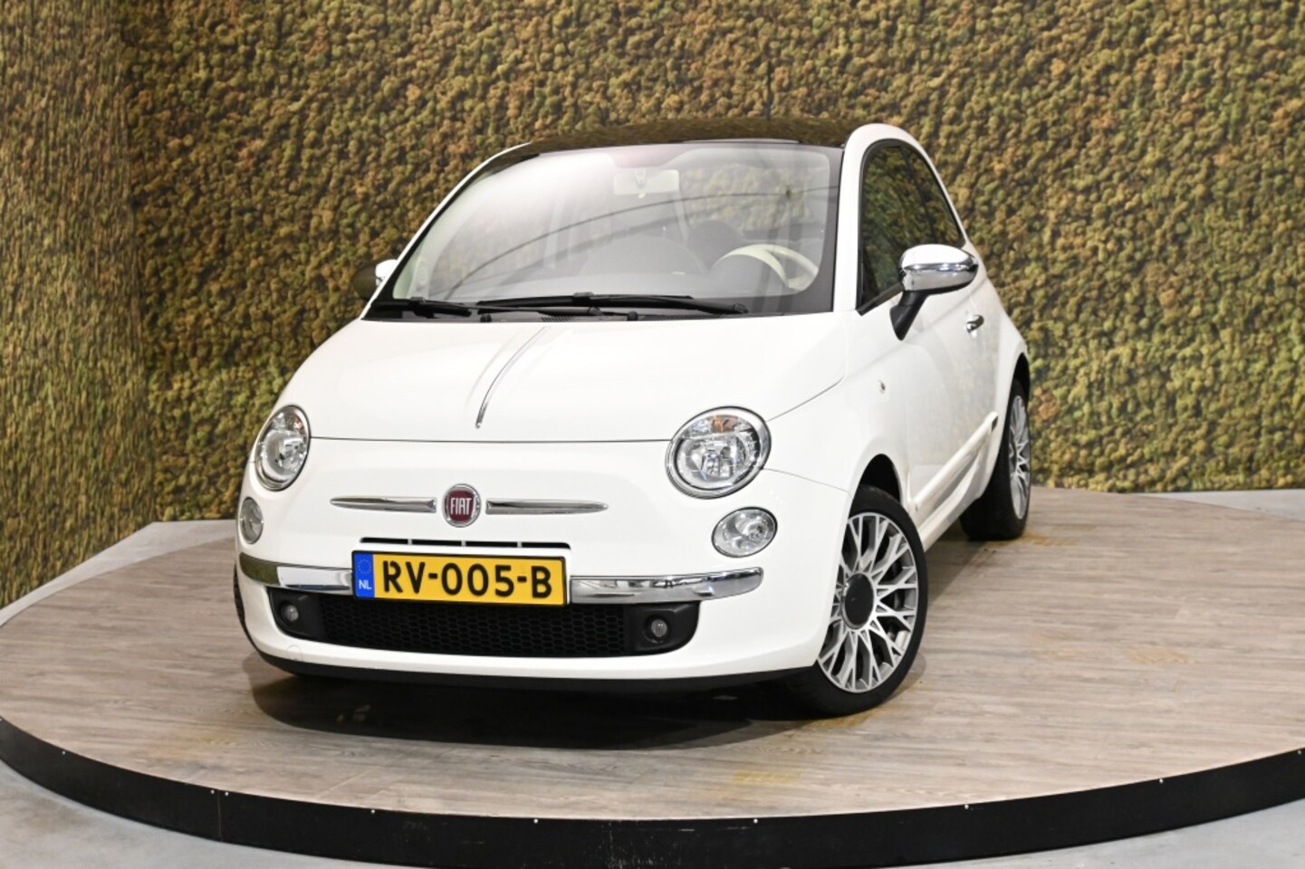 Fiat 500 - 1.2 Lounge | PDC | LM-velgen 16" - AutoWereld.nl