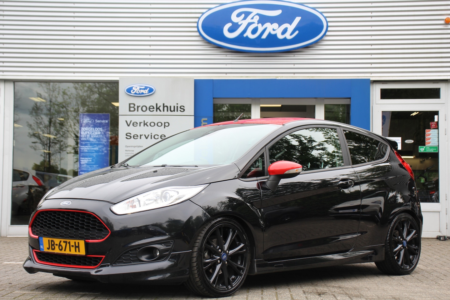 Ford Fiesta - 1.0EB BLACK EDITION 140PK | NL-AUTO! | NAVI | DEALER OH! | CLIMA | VOORRUITVERWARMING | CR - AutoWereld.nl