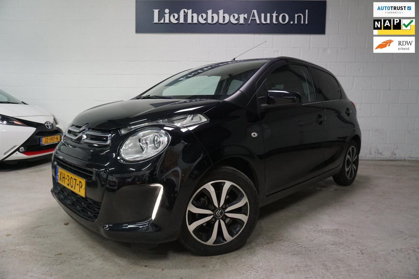 Citroën C1 - 1.0 VTi Shine / Vol opties zoals camera, airco etc. - AutoWereld.nl