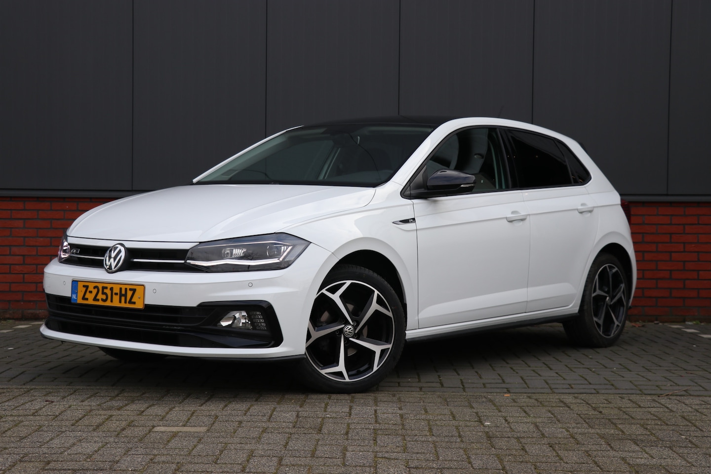 Volkswagen Polo - 1.0 TSI R-line Automaat | apple carplay | digital dash - AutoWereld.nl