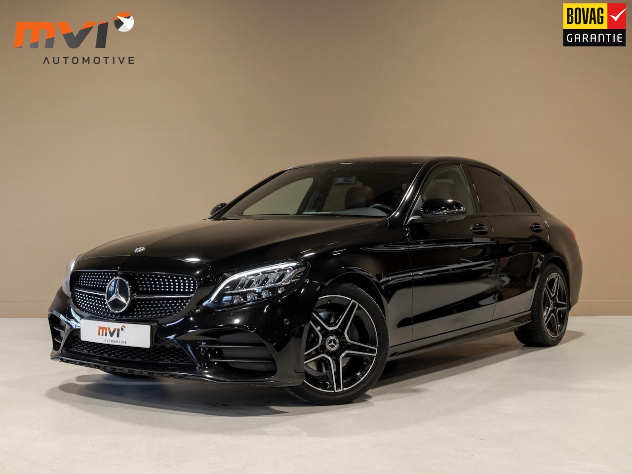 Mercedes-Benz C-klasse - 180 Line: AMG Advantage Pack / 156pk / Panorama dak / Leder / Stoelverwarming / - AutoWereld.nl