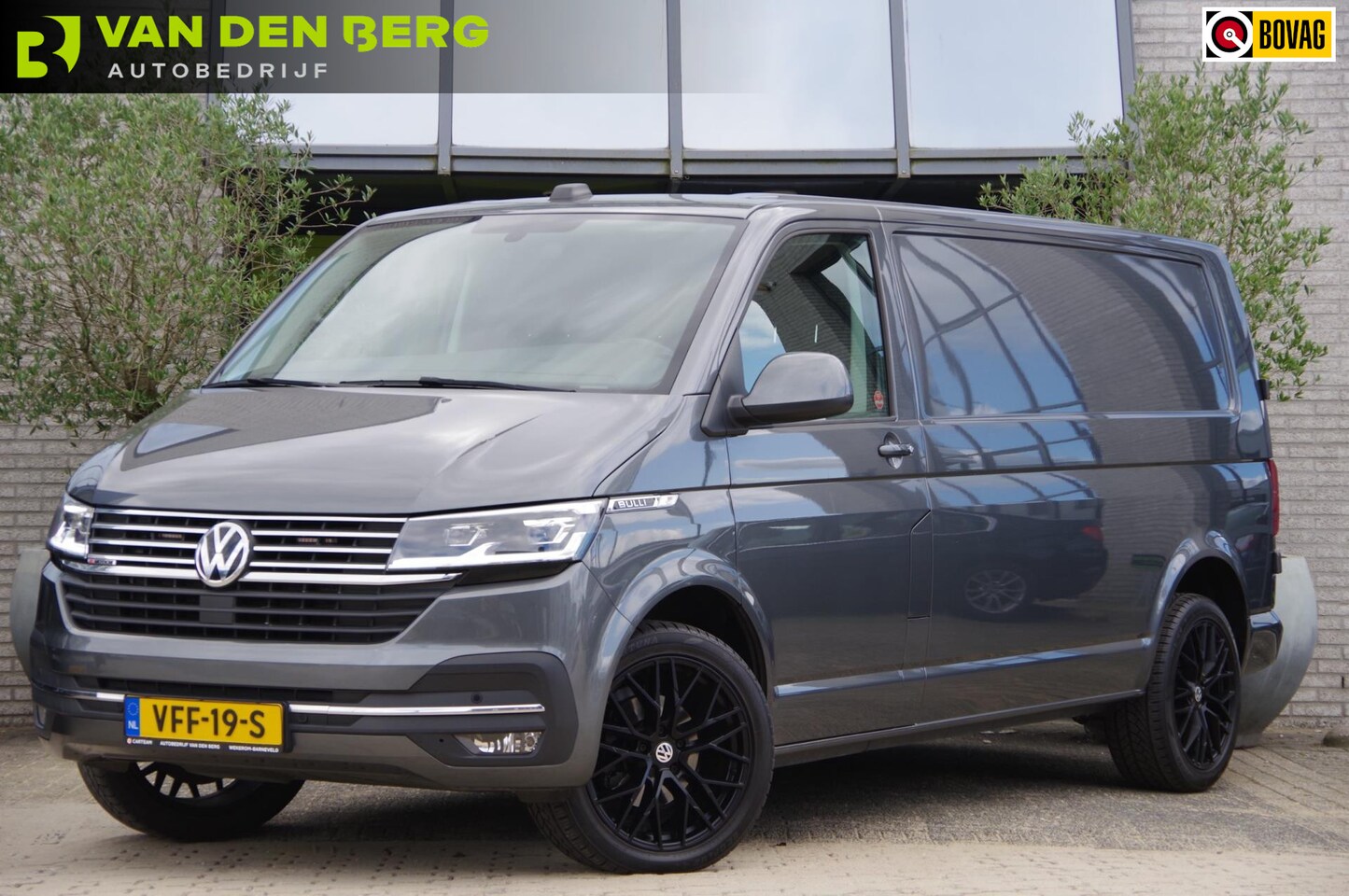 Volkswagen Transporter - 2.0 TDI L2 4MOTION BULLI, 150PK AUT. LED, LEDER, ACC, DIGITAL COCKPIT, CAMERA, NAVI, AIRCO - AutoWereld.nl