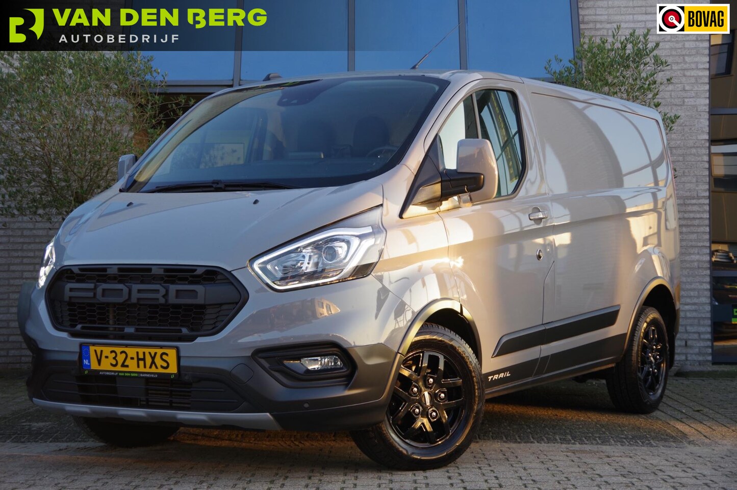 Ford Transit Custom - 300 2.0 TDCI Trail 130PK, NARDO GREY, LEDER, CAMERA, TREKHAAK, NAVI, CRUISE, STOELVERWARMI - AutoWereld.nl