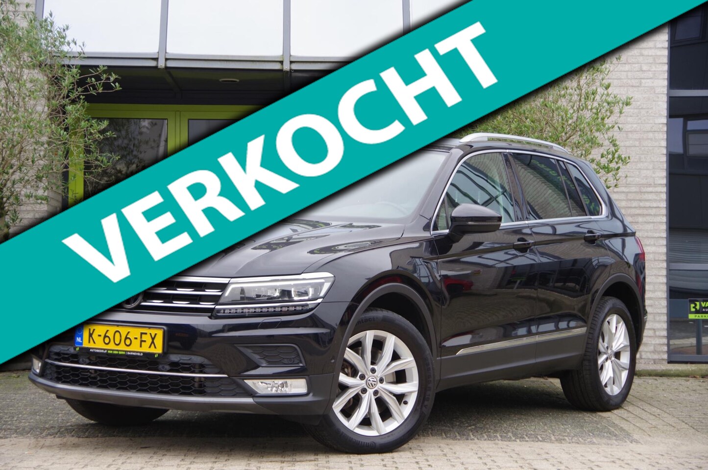 Volkswagen Tiguan - 2.0 TSI 4Motion Highline 180PK AUT. LED, CAMERA, KEYLESS, ACC, PARK ASSIST, STOEL/STUURVER - AutoWereld.nl